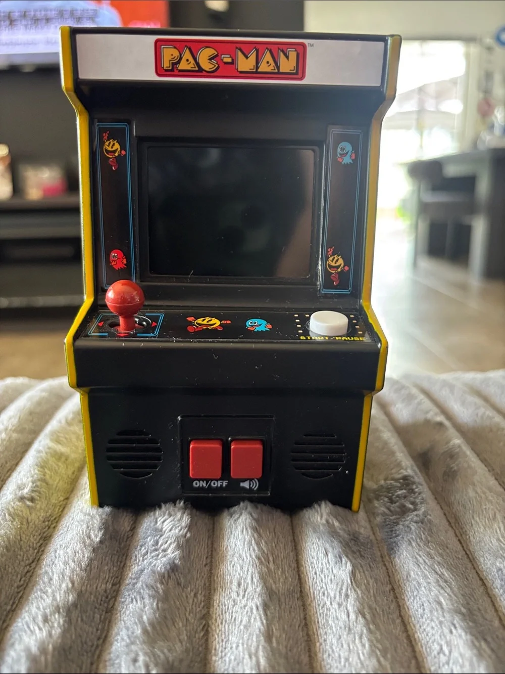 Mini Arcade Game - Black & Yellow Retro Console Pac Man